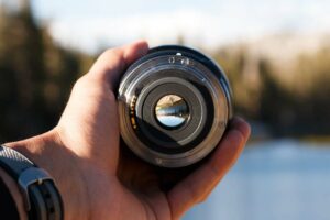 lens in hands